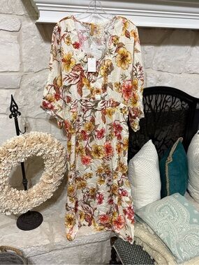 Floral V-Neck Midi Dress in Cream Resort Wear